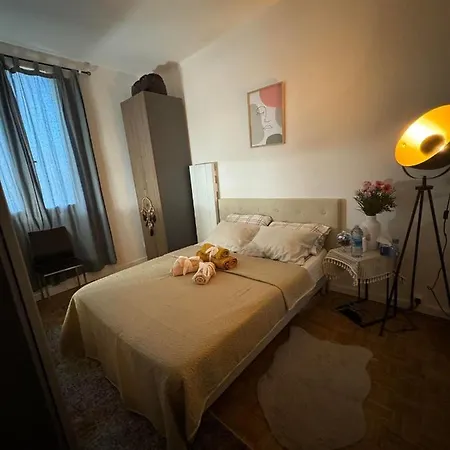 Bed & Breakfast Near Castle Of Cozy With Breakfast And Parking