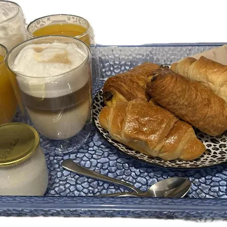 Near Castle Of Cozy With Breakfast And Parking Bed & Breakfast Versailles