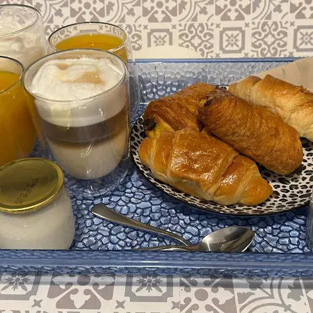 Bed & Breakfast Near Castle Of Cozy With Breakfast And Parking Versailles
