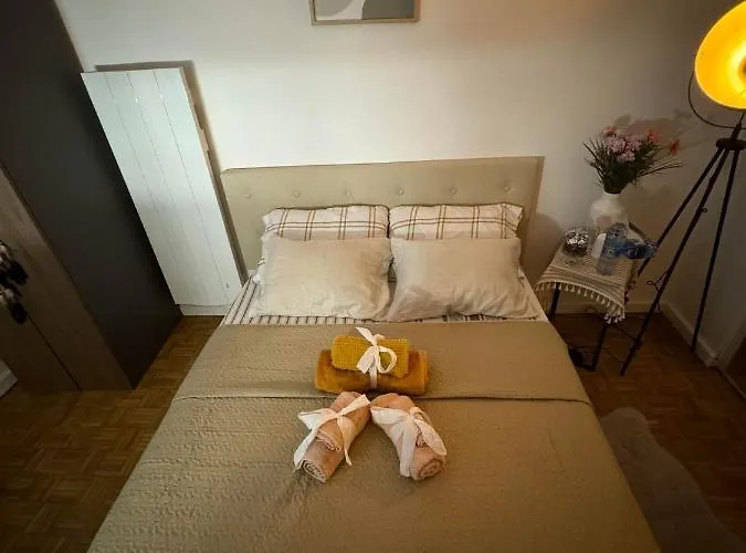 Σπίτι διακοπών Near Castle Of Cozy With Breakfast And Parking Βερσαλλίες