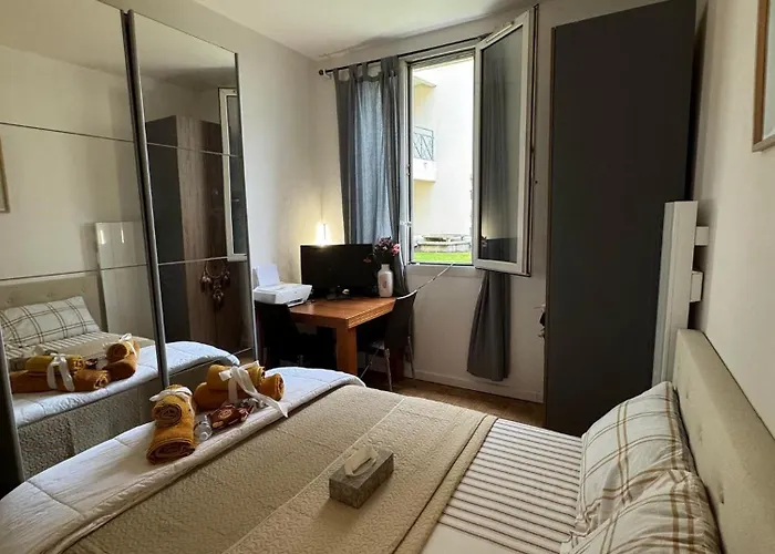 Near Castle Of Cozy With Breakfast And Parking *